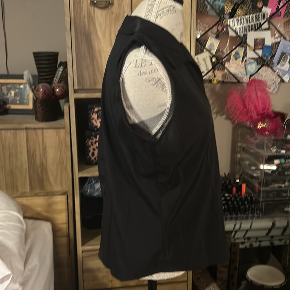 DCC Missy Collared Sleeveless Black Blouse - Large - Picture 2 of 4